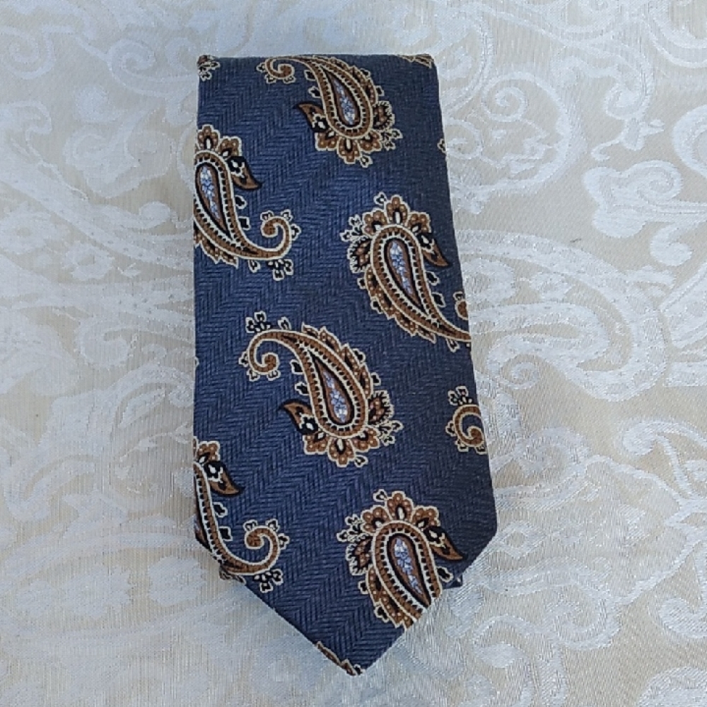 Jos. A. Bank Silk Tie --- New